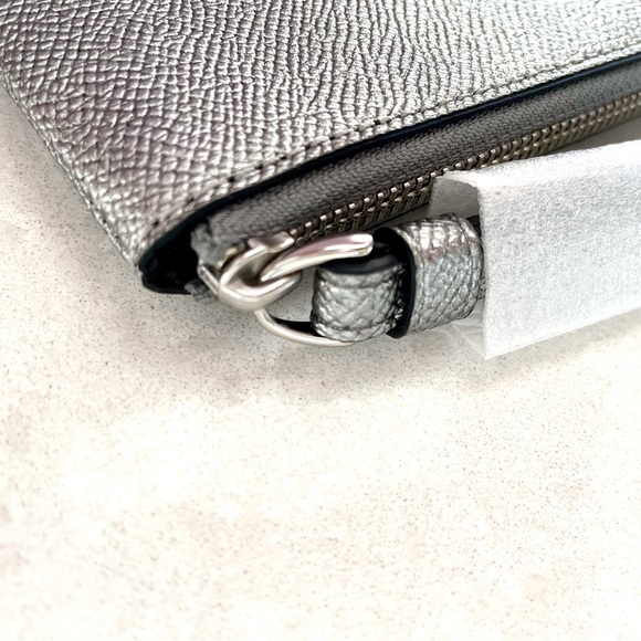 Coach silver metallic wristlet - Picture 5 of 7